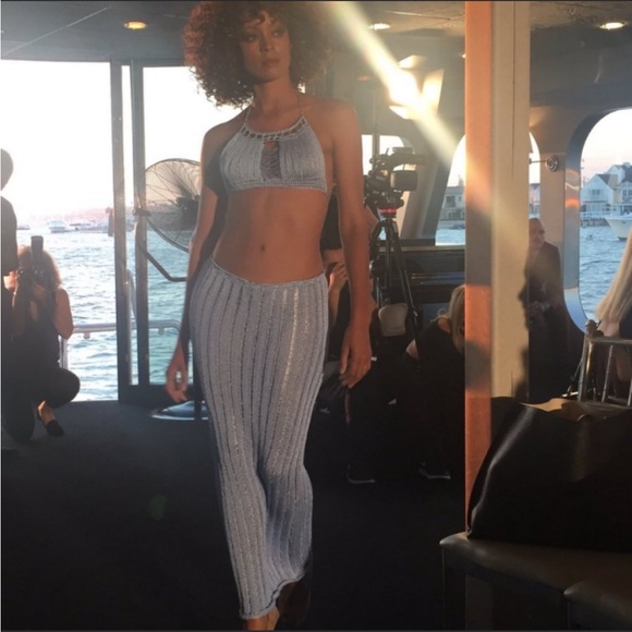 LOOKING FOR - Picture 10 of 16